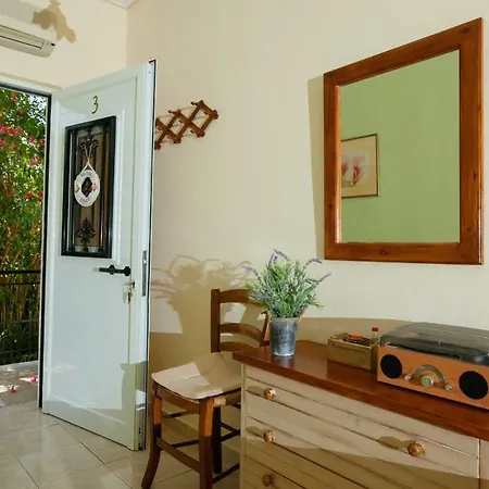 Filothei Apartament Mikrá Mandínia